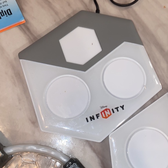 Disney Infinity Portal , Lego Dimensions, Portal of Power & Skylander Traptanium - Picture 4 of 7